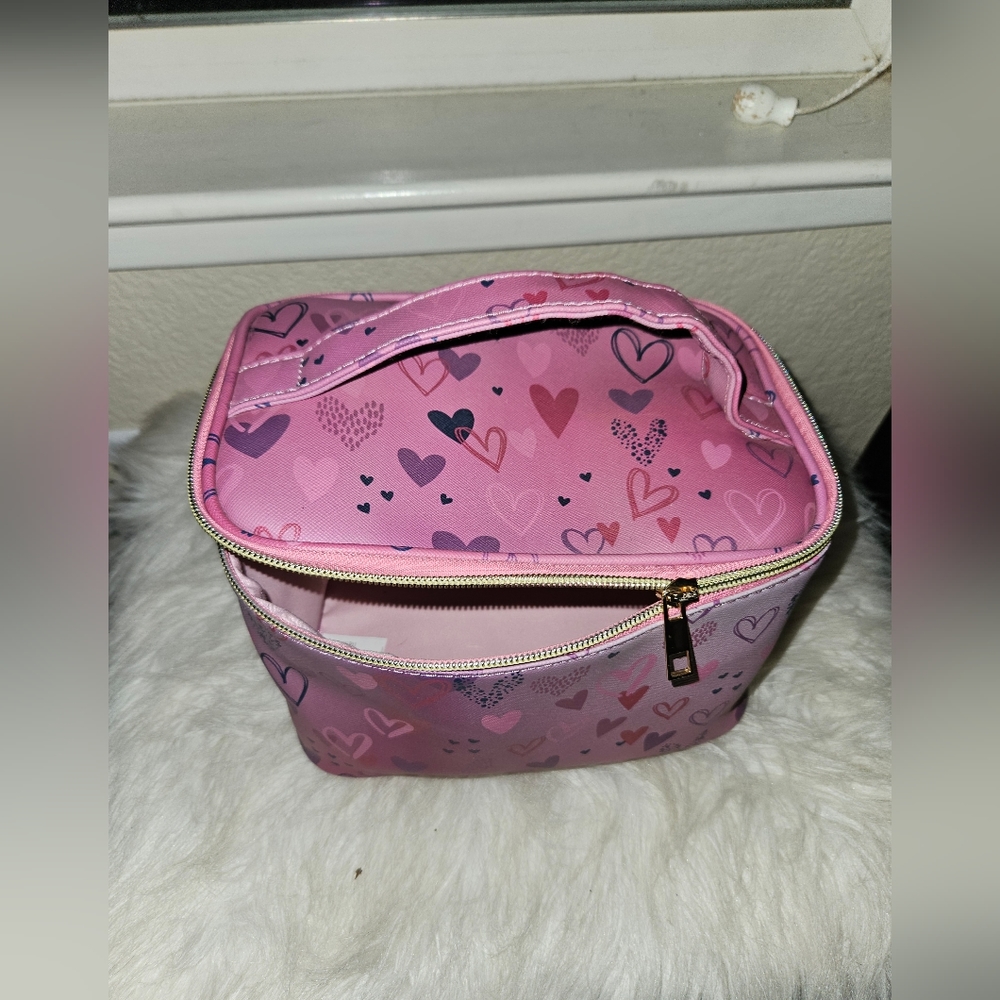 Medium size heart pink design make up bag. NEW